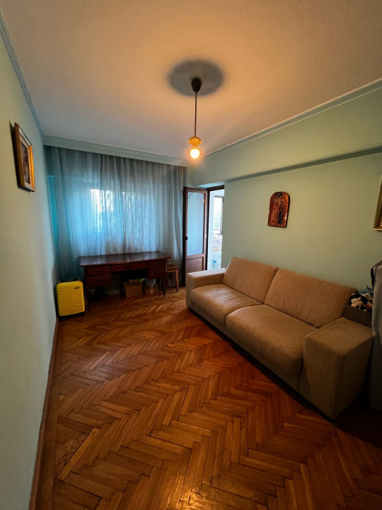 5 Camere Unicat, intersectie CASA DE CULTURĂ