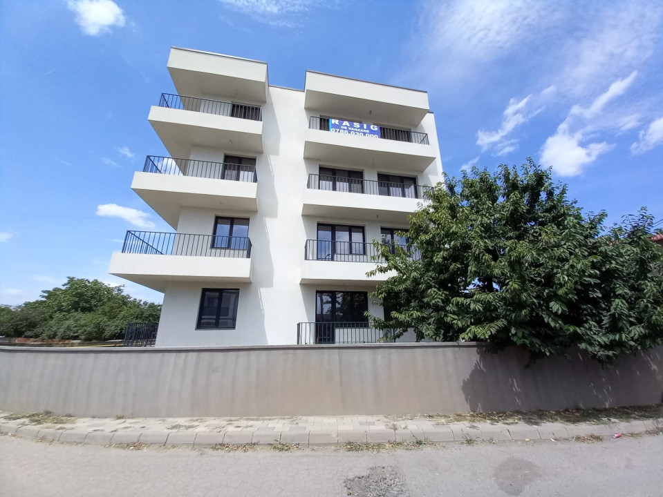 Apartament 3 camere , etaj 3 , vedere pe trei laturi