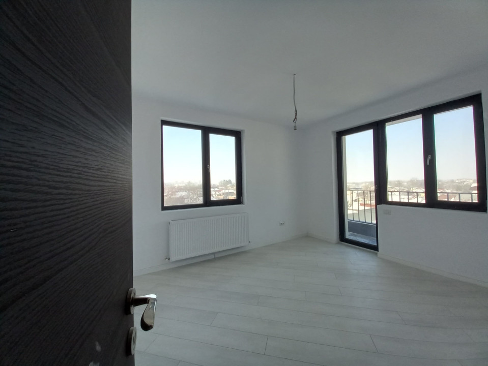 Apartament 3 camere , etaj 3 , vedere pe trei laturi