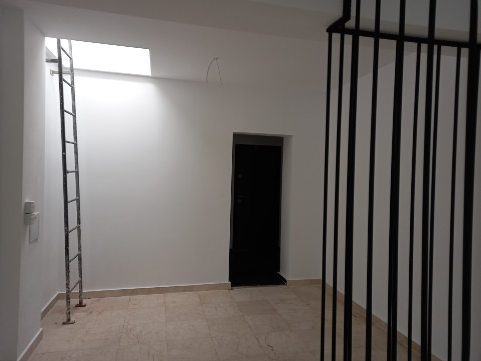 Apartament 3 camere , etaj 3 , vedere pe trei laturi