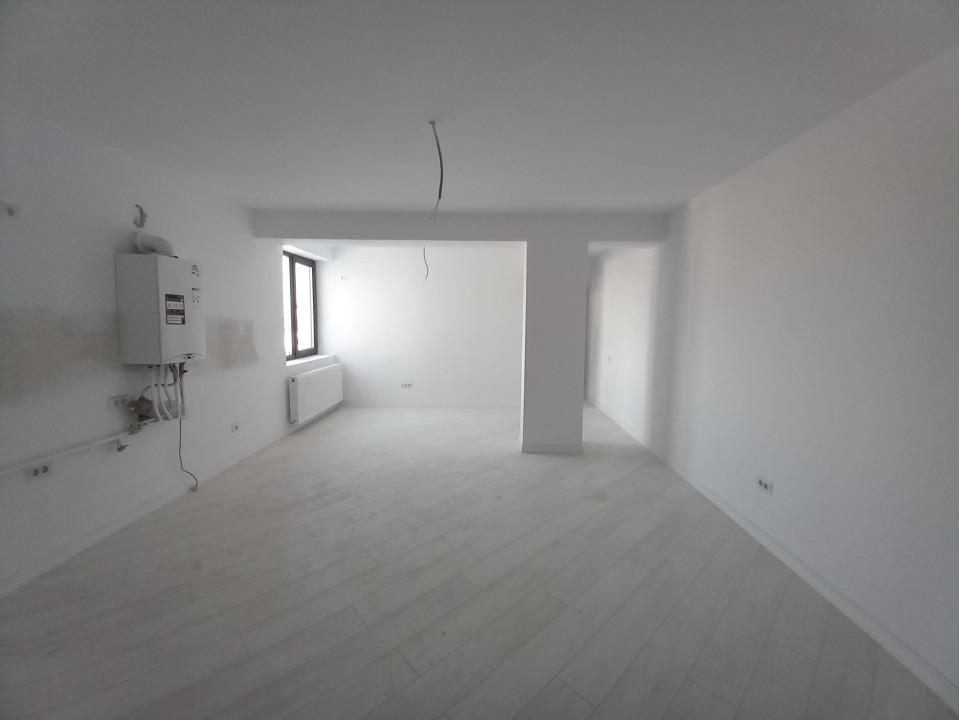 Apartament 3 camere , etaj 3 , vedere pe trei laturi
