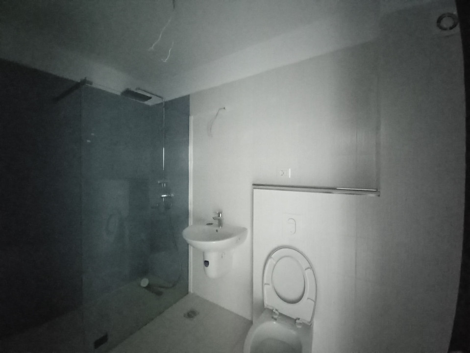 Apartament 3 camere , etaj 3 , vedere pe trei laturi