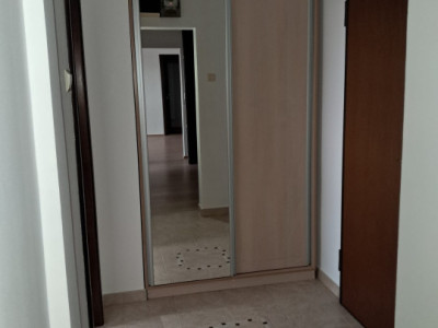 Vanzare apartament 3 camete Titulesu