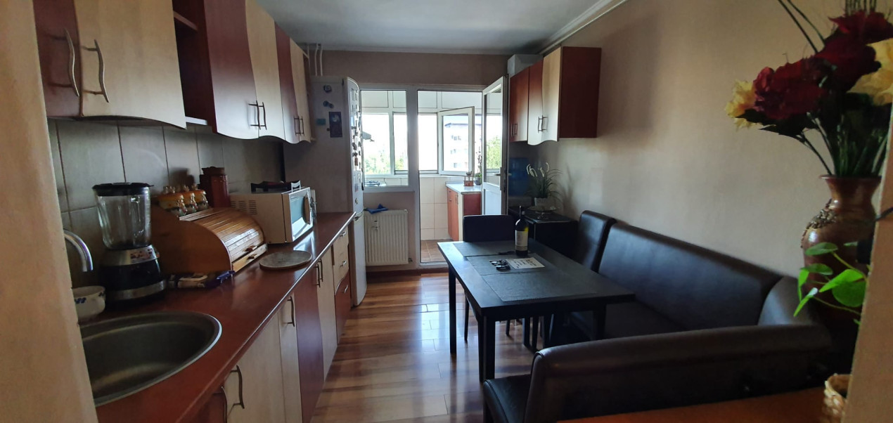 Vanzare apartament 4 camere Crangasi Ceahlau