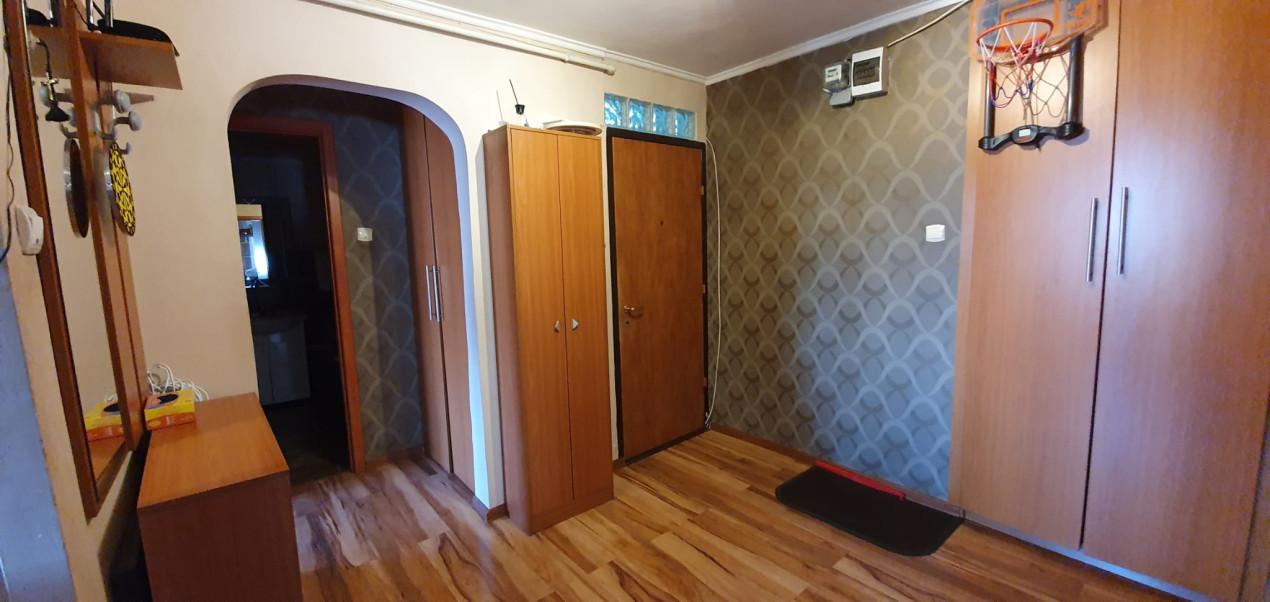 Vanzare apartament 4 camere Crangasi Ceahlau