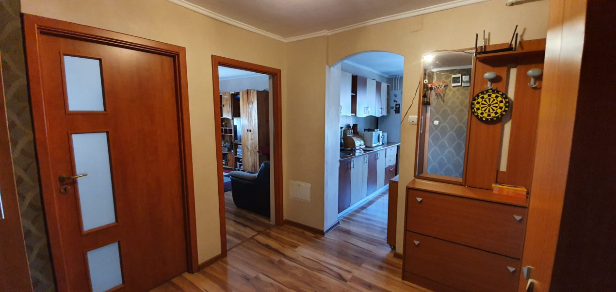 Vanzare apartament 4 camere Crangasi Ceahlau