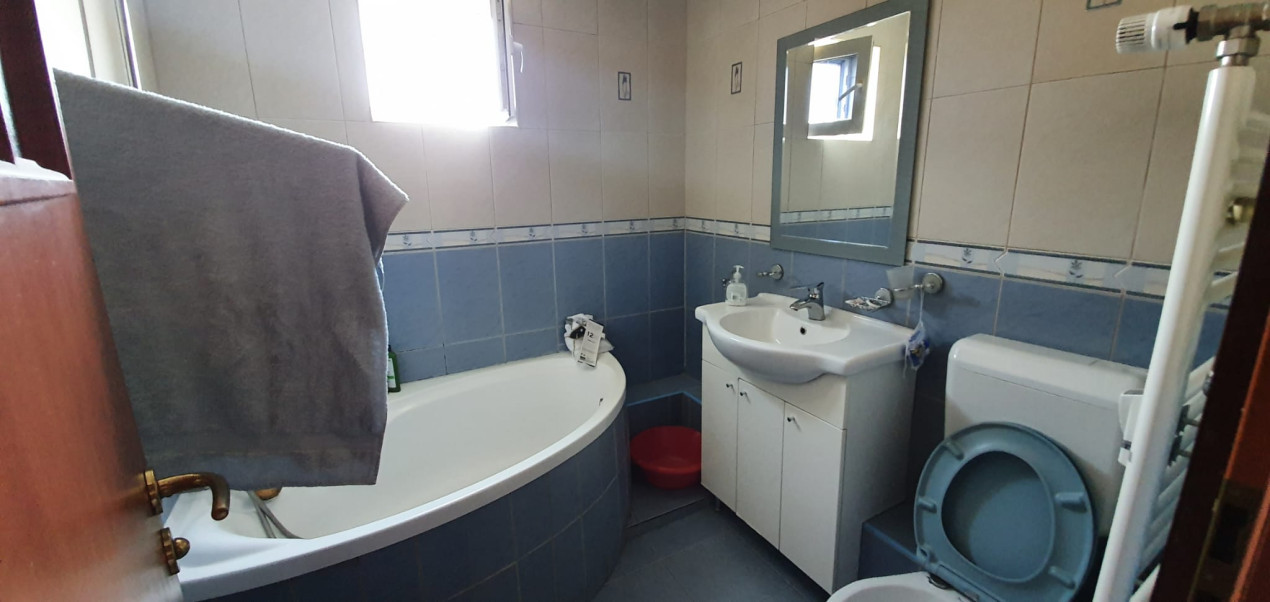 Vanzare apartament 4 camere Crangasi Ceahlau