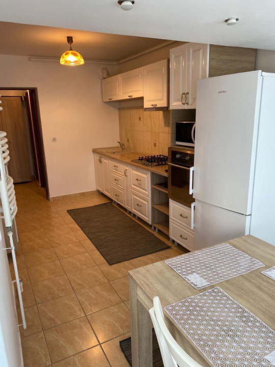 Vanzare apartament 3 camere Ion Mihalache Piata 1 Mai