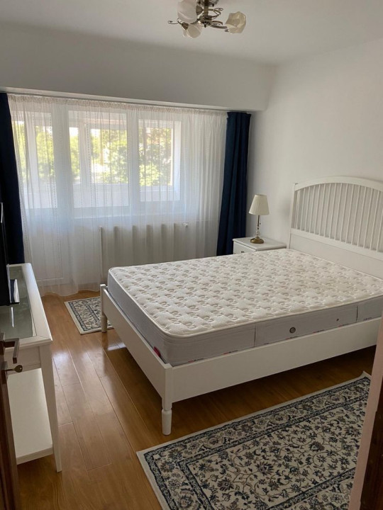 Vanzare apartament 3 camere Ion Mihalache Piata 1 Mai