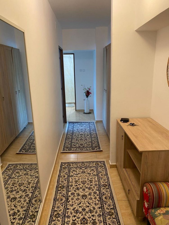 Vanzare apartament 3 camere Ion Mihalache Piata 1 Mai