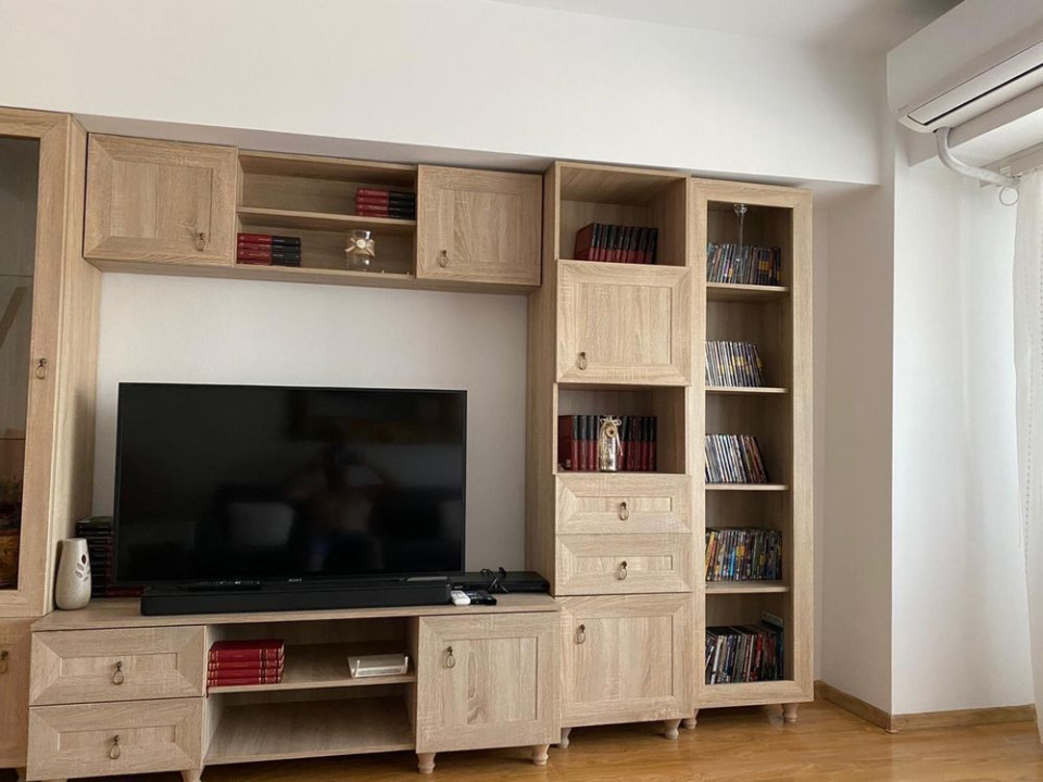Vanzare apartament 3 camere Ion Mihalache Piata 1 Mai
